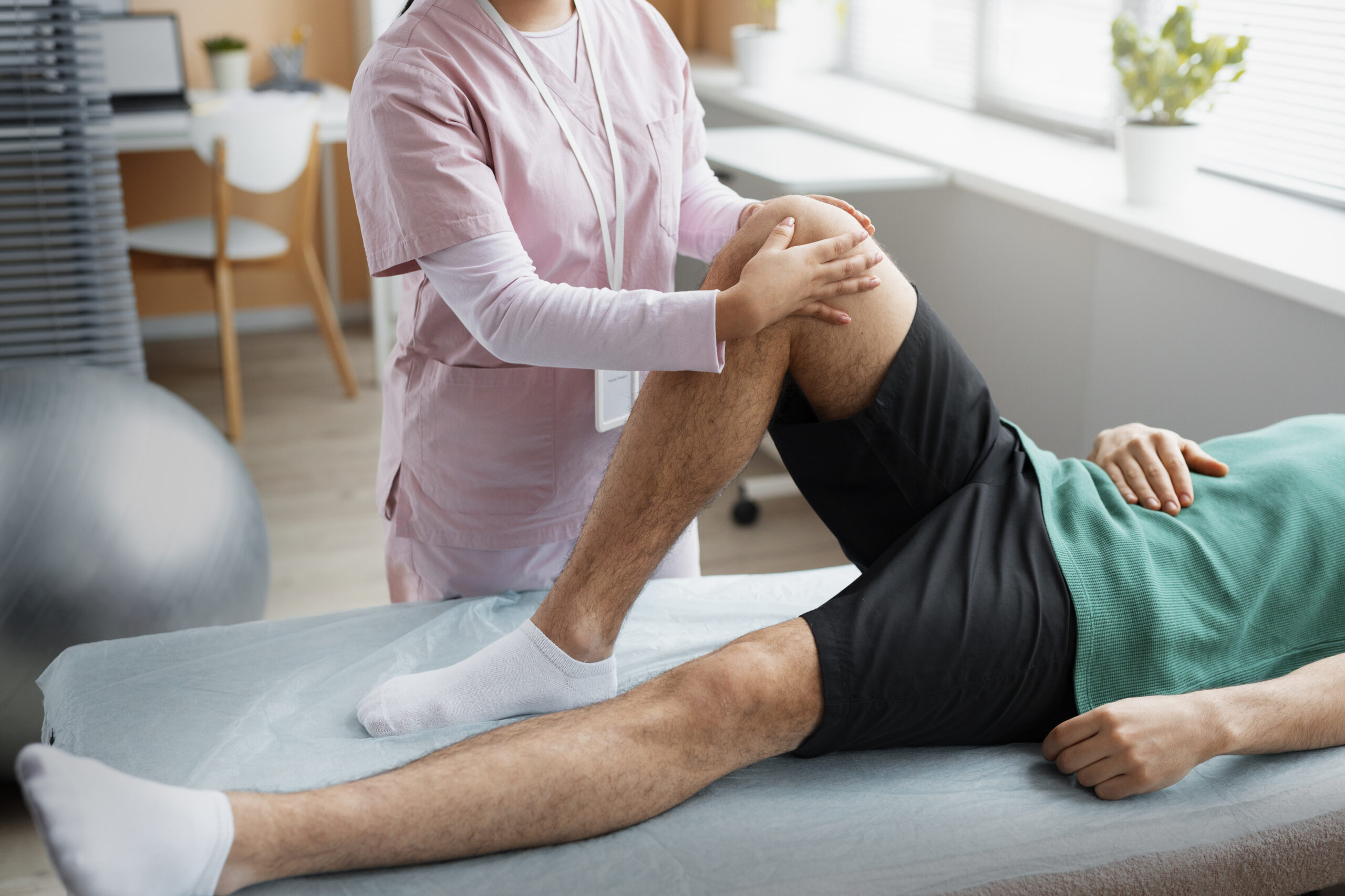 knee pain treatment in Chamrajpet